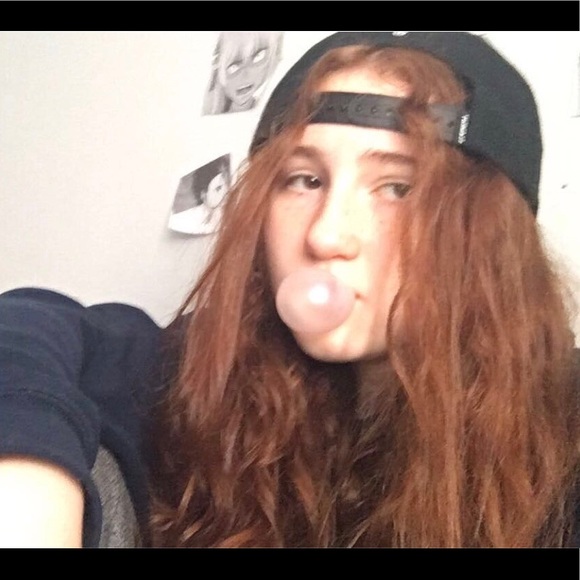 Meet your Posher, Sarah - Picture 1 of 1